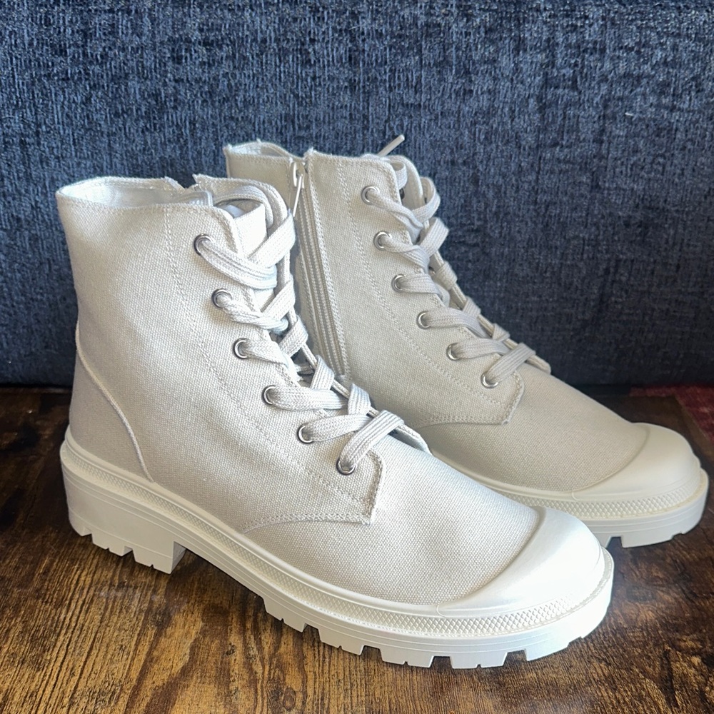 UNIONBAY Jazzy Women's Canvas Utility Combat Boot White U2JAZ31 NIB Size 10